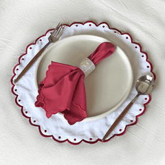 Red Scallop Round Mats