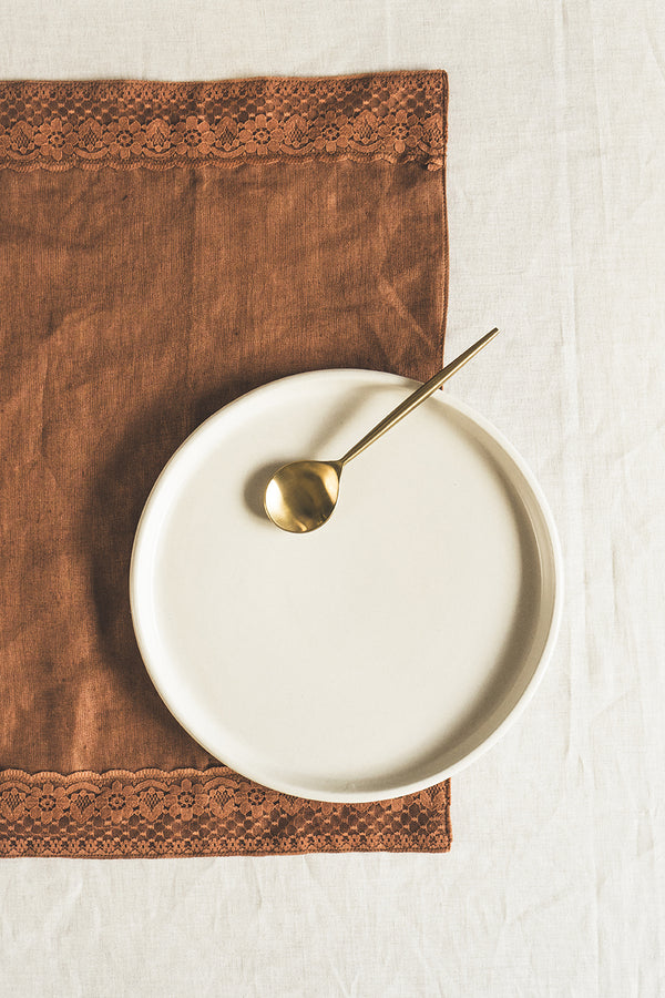 Rust Dining Set With Chantilly Lace